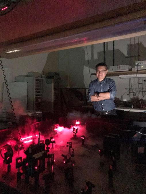 MagnEFi_ITN's tweet photo. Time for another #ESR! Pingzhi (🇨🇳) is working at @TUeindhoven on designing an opto-spintronic #racetrackmemory for data storage! He is standing in front of a powerful femtosecond (!) #laser. He poured some liquid nitrogen over the table to make himself look cool😉. #magnefi #itn https://t.co/ZOGCFdzZSt