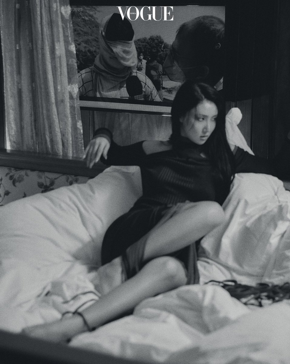 ashcsari's tweet photo. Hwasa for Vogue Korea https://t.co/F77bto7zgj
