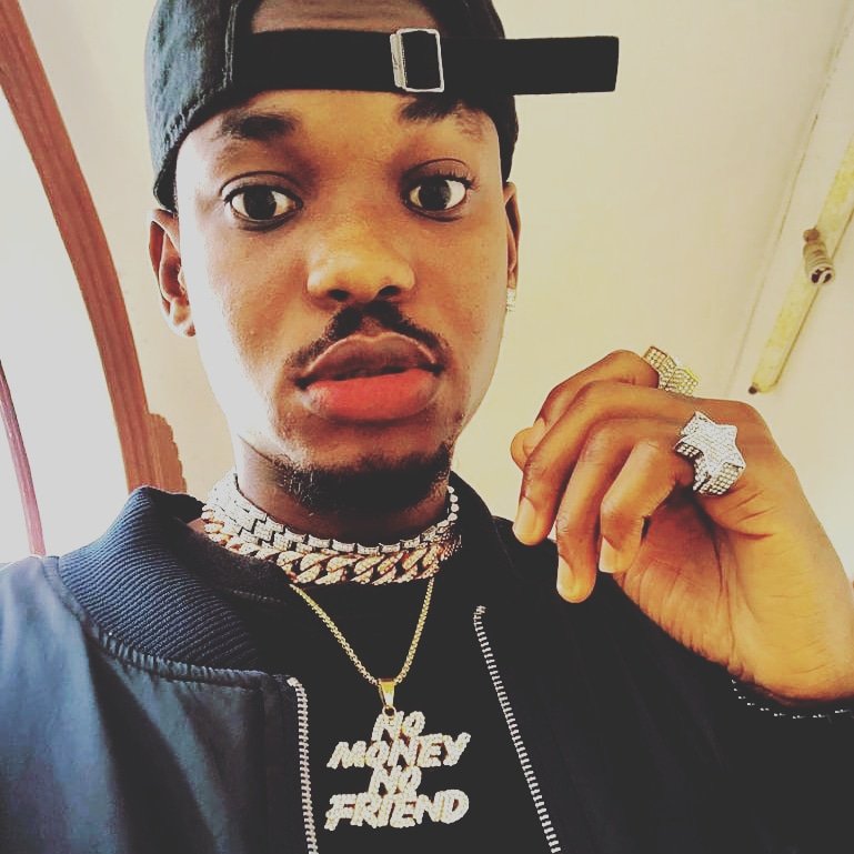 OfficielTaylord's tweet photo. #NouvellePhotoDeProfil https://t.co/GqIhQObWZQ