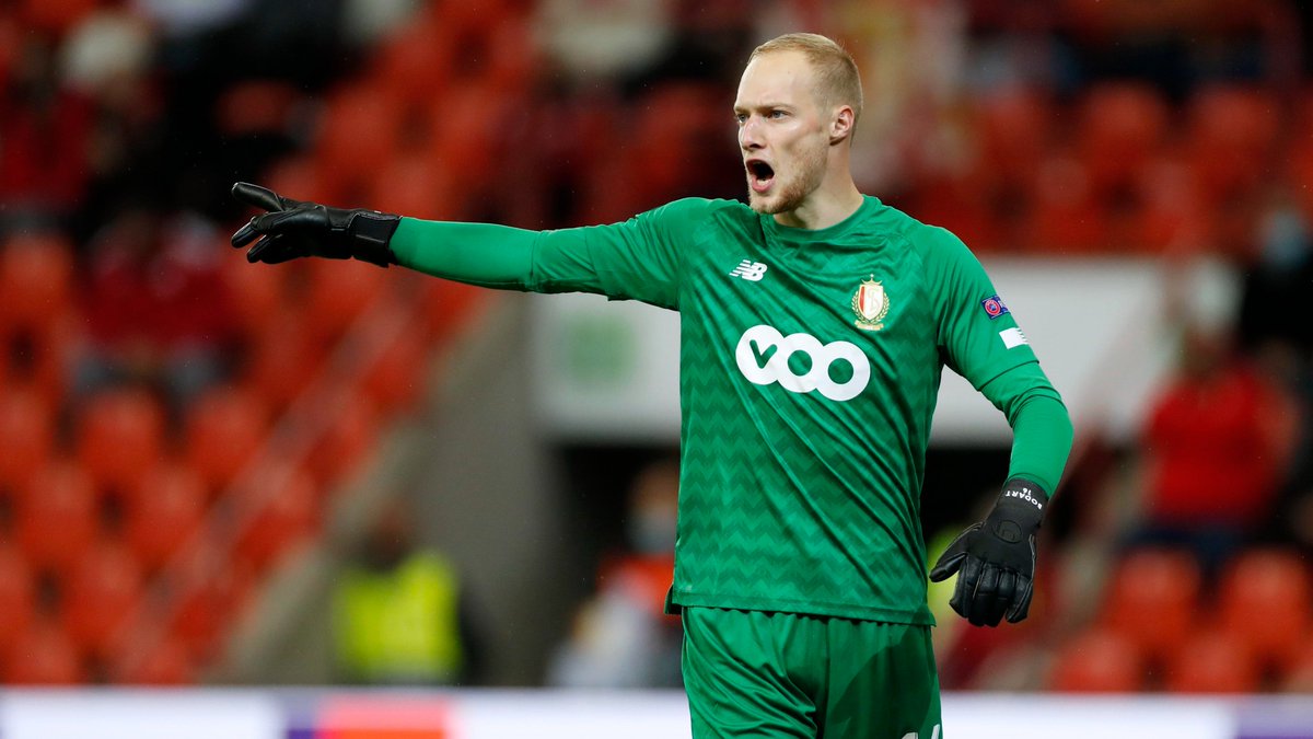 Standard_RSCL's tweet photo. 📸 | Standard de Liège 🆚 Rangers FC ⚽
#STARAN #UEL #RSCL 🔴⚪ https://t.co/ATdtXG2Qei