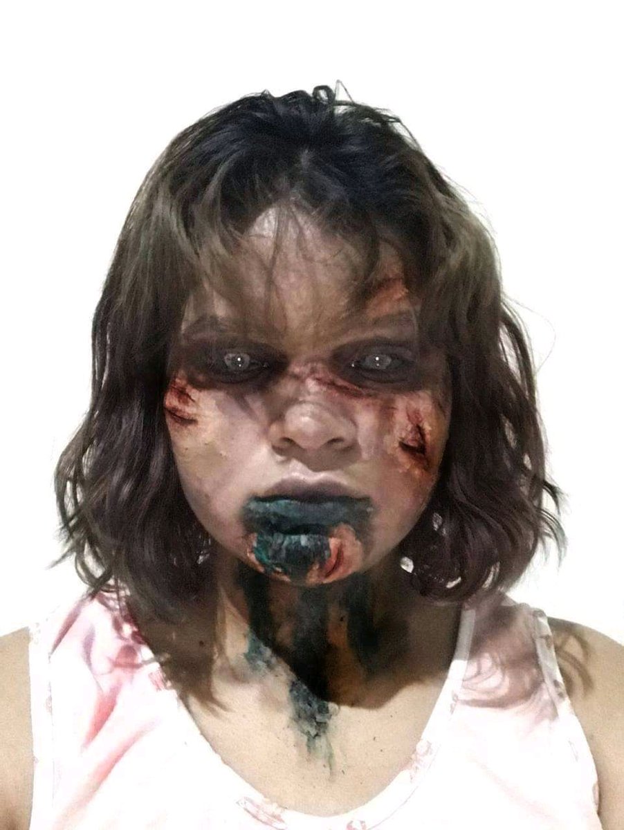 floralashe's tweet image. TW/ gore, fake blood

Hello @LiamPayne I get inspired by your lovely doll to make this makeup to the #LPMakeUpComp 
Hope you like it hehe can't wait to see you soon 💙👻🎃🕸️🕷️