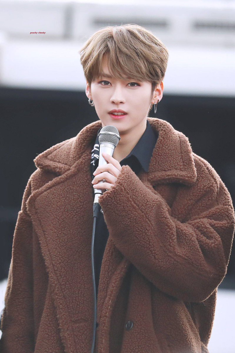 hourleeknow's tweet photo. . #Leeknow #리노 #스트레이키즈 #LeeKnowUnreachableVisual @Stray_Kids https://t.co/kLgxGz86ZA