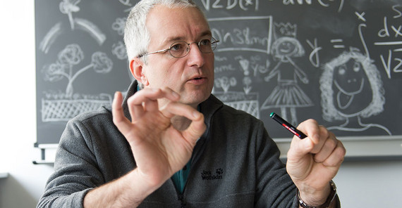 Wie kommt man dazu, Open-Access zu publizieren? – Ein Interview mit Prof. R. Metzler, Lehrstuhl für Theoretische Physik: uni-potsdam.de/de/nachrichten…

#UniPotsdam #Univerlag #Potsdam #TheoretischePhysik #OpenScience #OpenAccess #OpenAccessWeek #openaccessweek2020

Foto: Karla Fritze