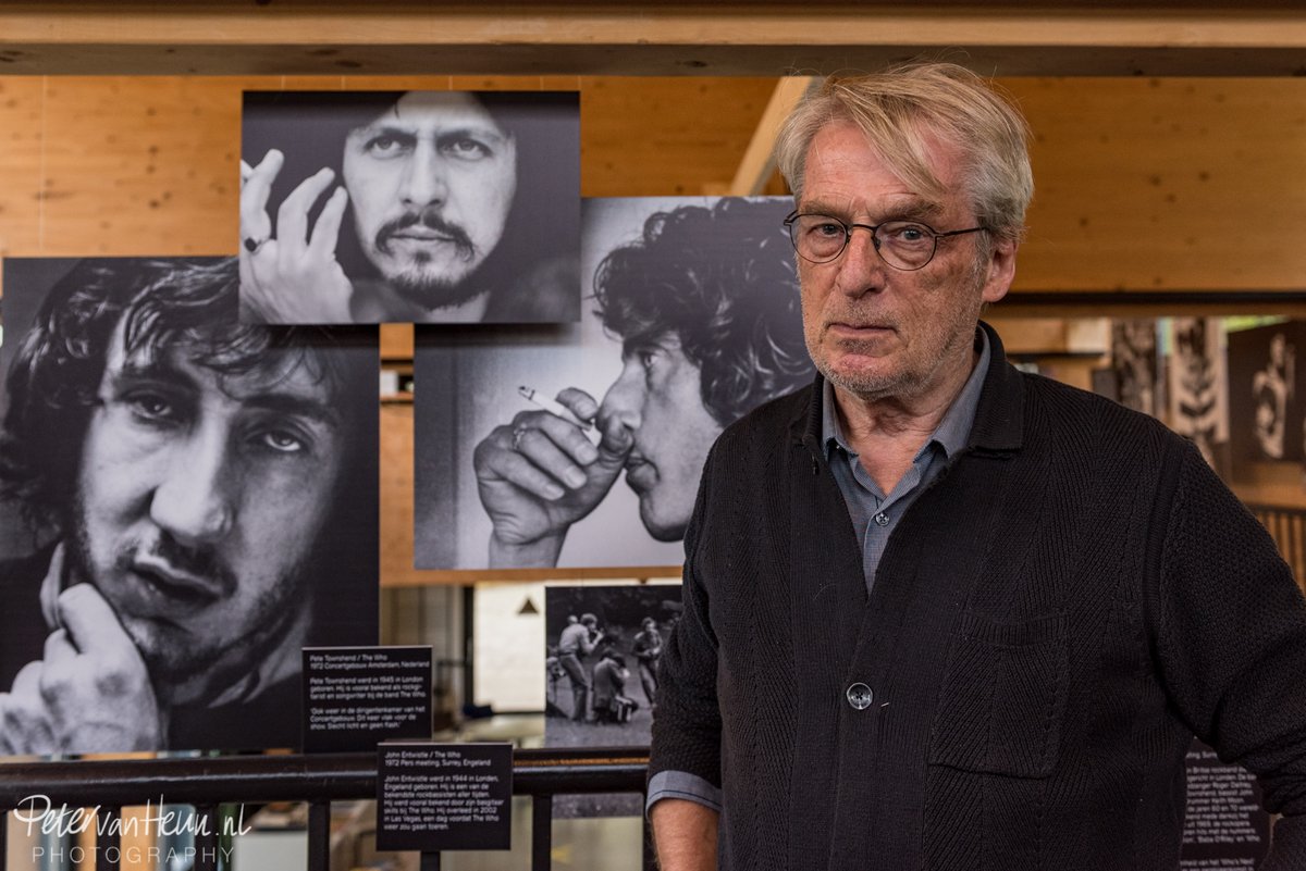 Allard JJ opende 'We built this city on Rock and Roll' in het Van Eesteren Museum. Een tentoonstelling over de opkomst van jeugdcultuur en rockhelden in de jaren '50, '60 en '70 met veel popfoto’s van Gijsbert Hanekroot.