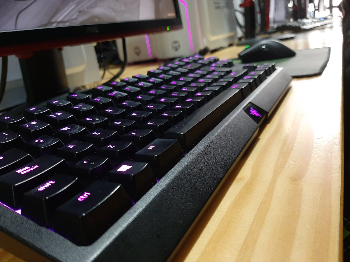 ¿No tienes plan para hoy? ¡Pues vente a Elite hoy y pasa todo el día jugando POR SOLO 5,90 EURAZOS! Y no hay nada mejor que viciar con nuestros teclados <a href="/RazerEsp/">Razer España</a> 🔥

#EliteMallorca #AltoRendimiento #EliteGamingCenter