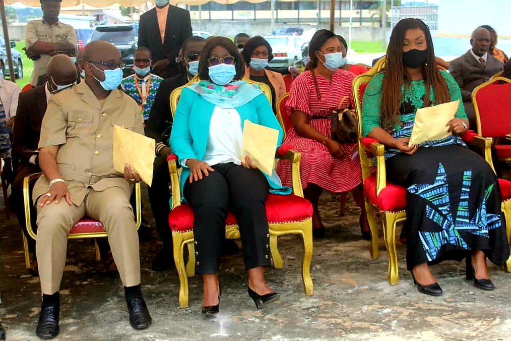 Le 05 octobre 2020, j’ai procédé à la remise officielle de véhicules aux entreprises de transports de la Région du GÔH (projet gouvernemental de renouvellement du parc automobile de la Côte d’Ivoire). Les transporteurs remercient le Président S.E.M. Alassane Ouattara.
#sedhci