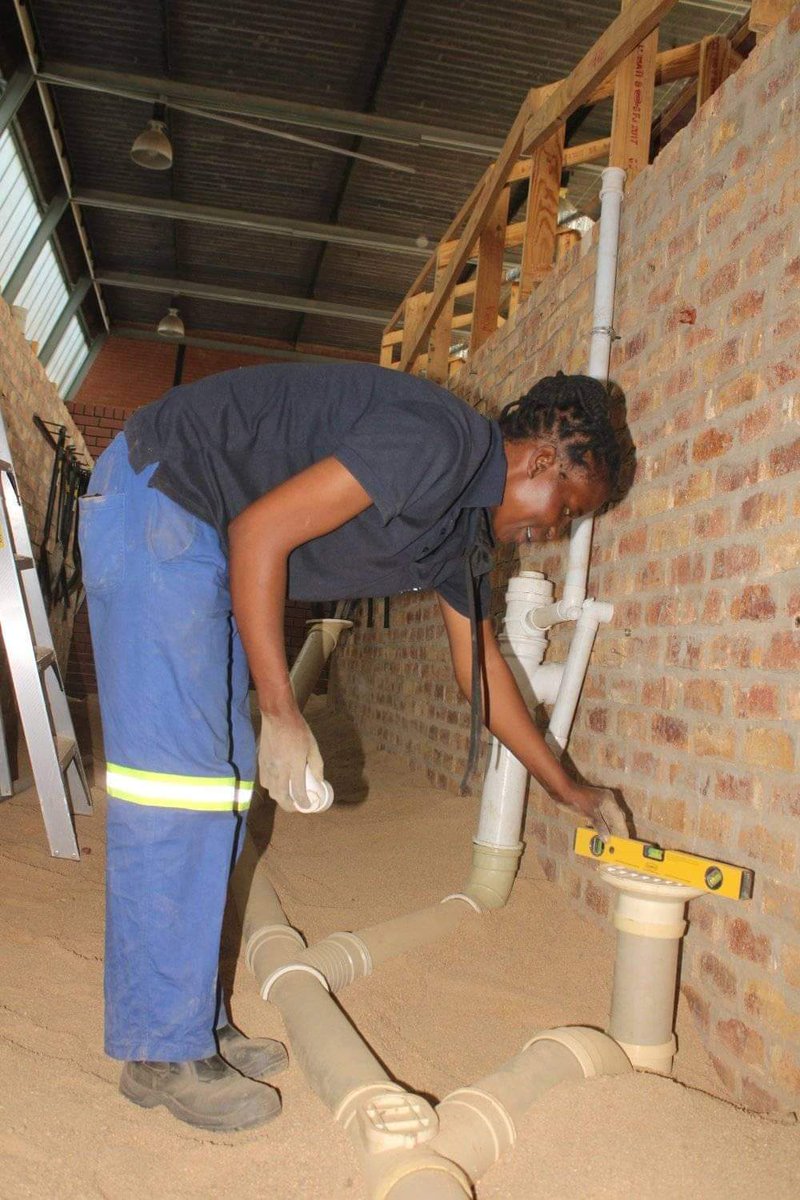 QinisoVirtual's tweet photo. Using our technical vocational education and our artisan skills, we create online and virtual reality learning material.
#QINISO
🤗
Second group which was doing their VIRTUAL PILOT PLUMBING TRADE (prep) https://t.co/Lin0wbjet0
