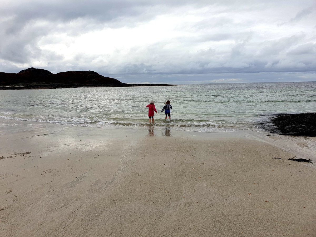 Beautiful scenery at Sanna.
So lovely to make some happier memories in 2020.
#westcoast #scottishhighlands #Sannabeach #octoberholidays #friendsandfamily https://t.co/lpZsR54psv