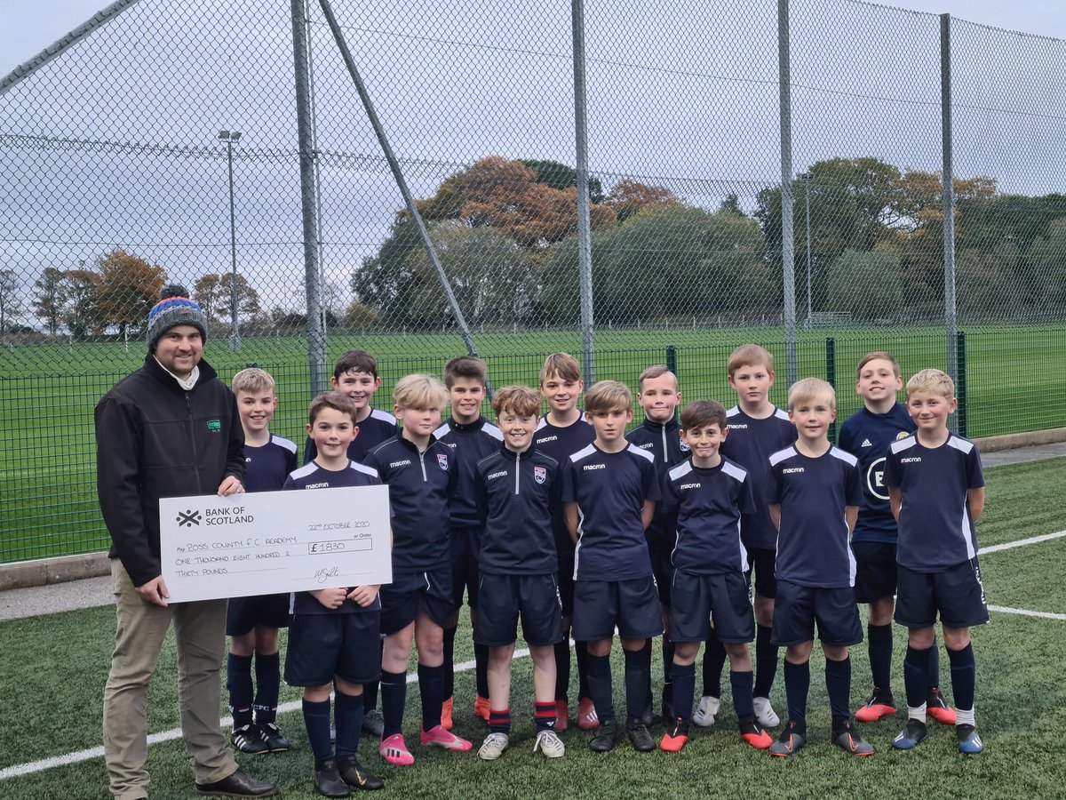 TRCF2015's tweet photo. MARATHON MAN | Big thanks to Mark Smith our u12 parent who dropped off a cheque last night after completing his fundraiser for our academy. https://t.co/uJtvuB4Tzi