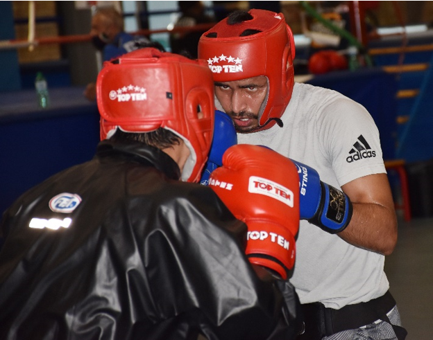 BFI_official's tweet photo. Let’s celebrate the RETURN to the RING with these action images. 

@KirenRijiju | @AjaySingh_SG 

#EkBarFirPunchKaDum | #boxing | #BoxingReturns https://t.co/WvtGjZXCda