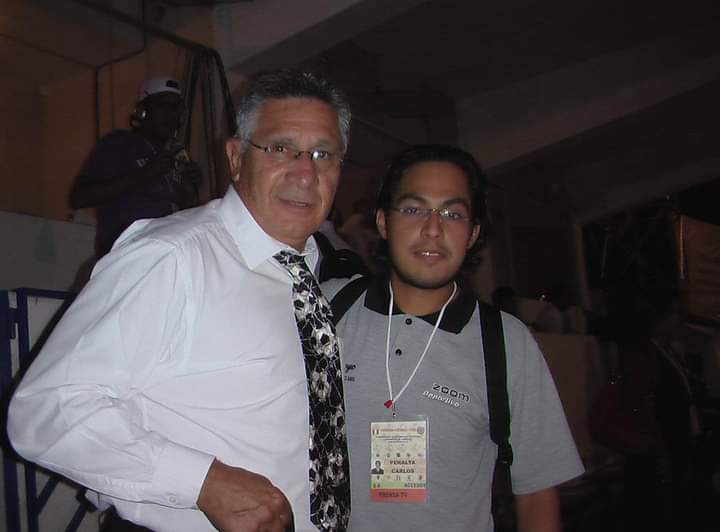 gigiomez's tweet photo. Junto al padrino de @FrancoCabreraFC el gran Ramón Quiroga en el Sudamericano Sub-20 que se jugó el 2011 en Tacna #quirogaenalangulo 
@MovistarDeporPe 
 #AlAngulo https://t.co/FfB5sUW4Nt