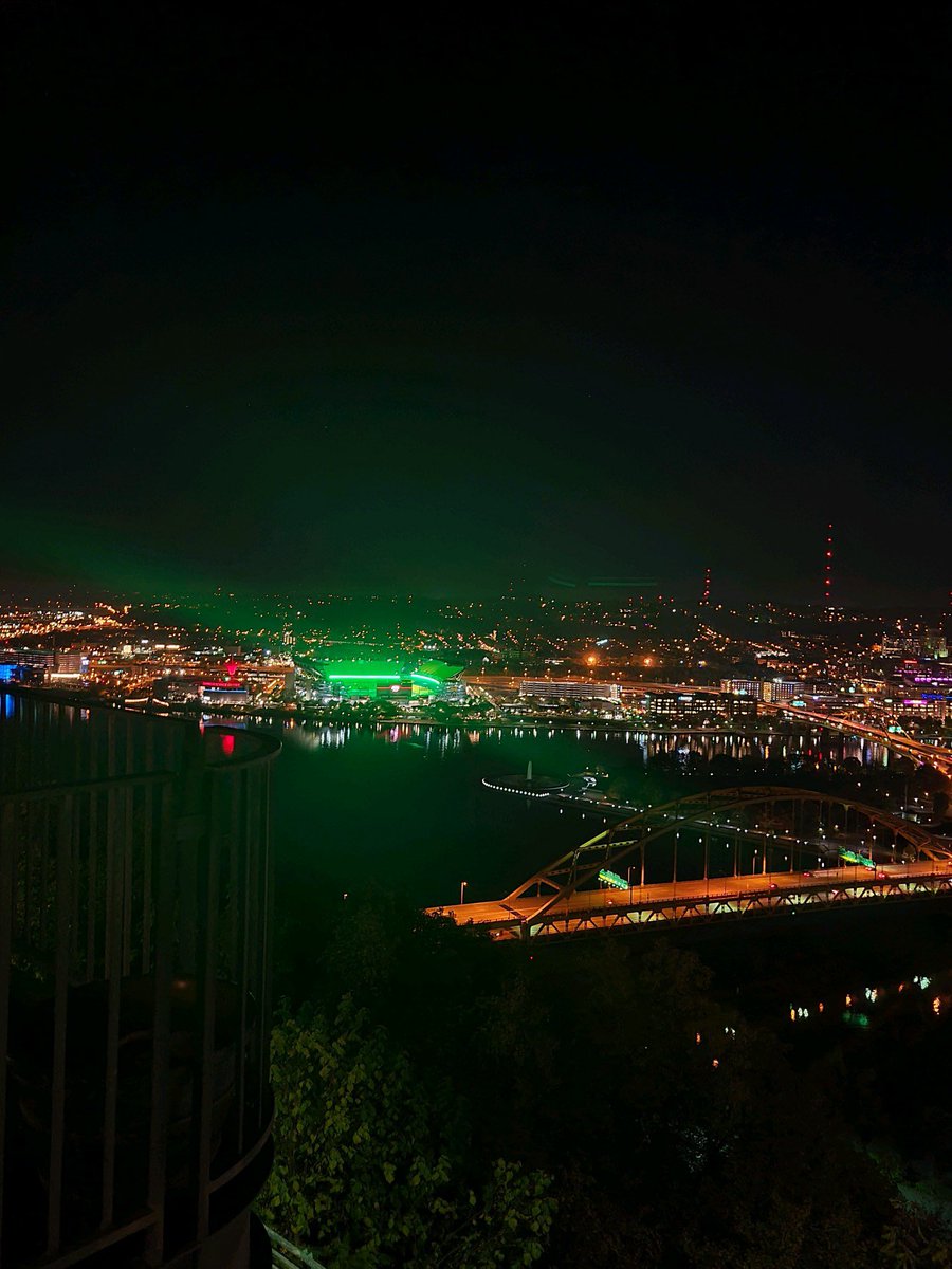 world_of_mae's tweet photo. @heinzfield @Phelan_McDermid From Mt.Washington! What a hopeful and powerful image, truly representative of Ada and ALL her PMS brothers and sisters! Thank you!!!! #shine #hope #truechampions #phelanmcdermidsyndrome https://t.co/a9Hxn7ZEy4