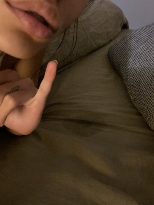 the puddle of drool i woke up in when i wasn&rsquo;t watching the debates https://t.co/K3DsREl6at