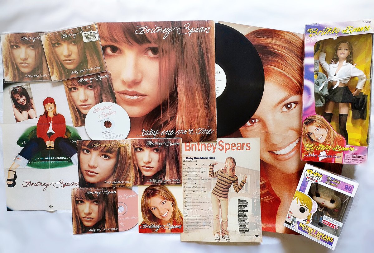 22 years ago today, @britneyspears released her debut single “Baby One More Time”. The song was #1 worldwide & was one of the best selling singles of all time. Rolling Stone named this song as one of the best songs in HISTORY!
It was released on October 23, 1998.
#BritneySpears https://t.co/jfBviKvY7q