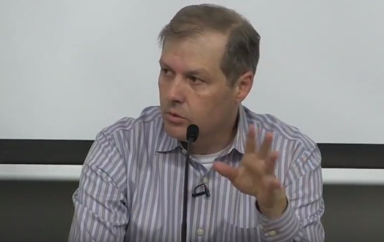 Mercredi prochain, Alex Vitale donnera la conférence "Police Abolition as a Roadmap for Racial and Economic Justice" dans le cadre des activités du <a href="/CICCTweet/">CICC</a>.

👓 Pour voir la programmation bit.ly/34mlVtF
🎙️ Pour lire son entrevue dans nos pages bit.ly/3mhb8XE