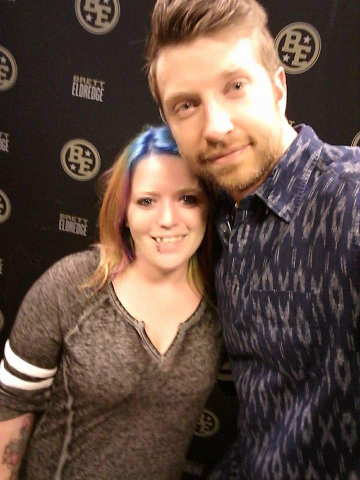 brandybear11's tweet photo. @bretteldredge oh how i miss meet and greets https://t.co/VUaFV71SaH