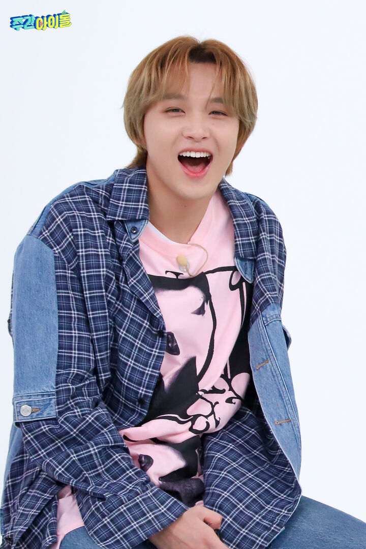  Haechan Pink Clothes —A Thread(cr. to owner) #HAECHAN    #NCT해찬  #해찬    #へチャン  #แฮชาน  #楷灿