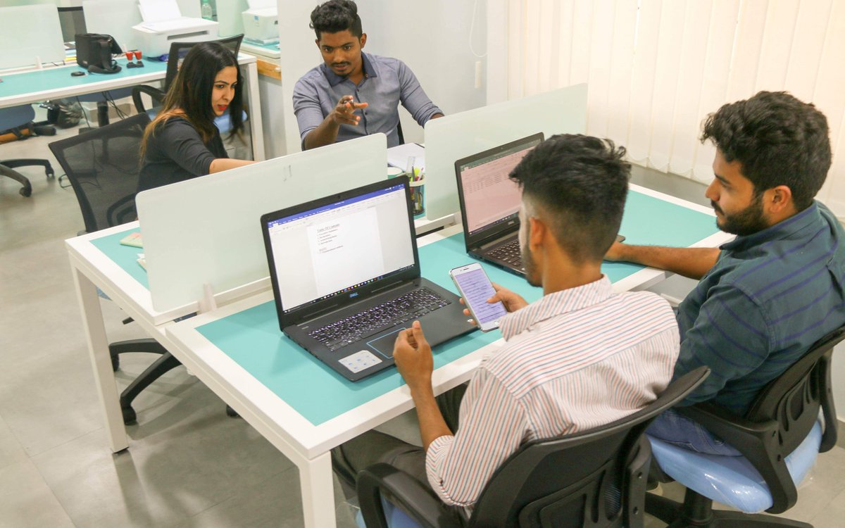bunchworks's tweet photo. Hot seats and Boss cabins available at an exclusive discount for #startups,#Students,#freelancers,#bangalore,#hotseats,
#bosscabin,#startupsbusiness,#coworking,#richmondcircle,#bangalorecoworkingspace,#Conference.visit for details https://t.co/I8dDIOQNzq https://t.co/dNdgrsWbwH