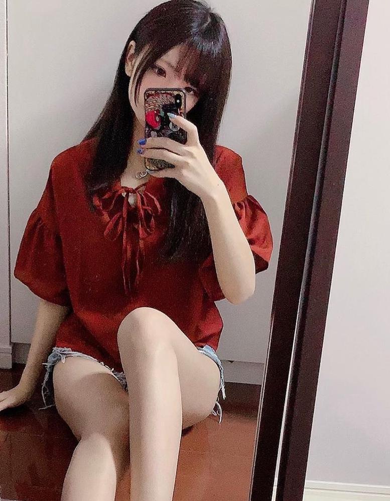 自撮り中(*'ω'*)👗