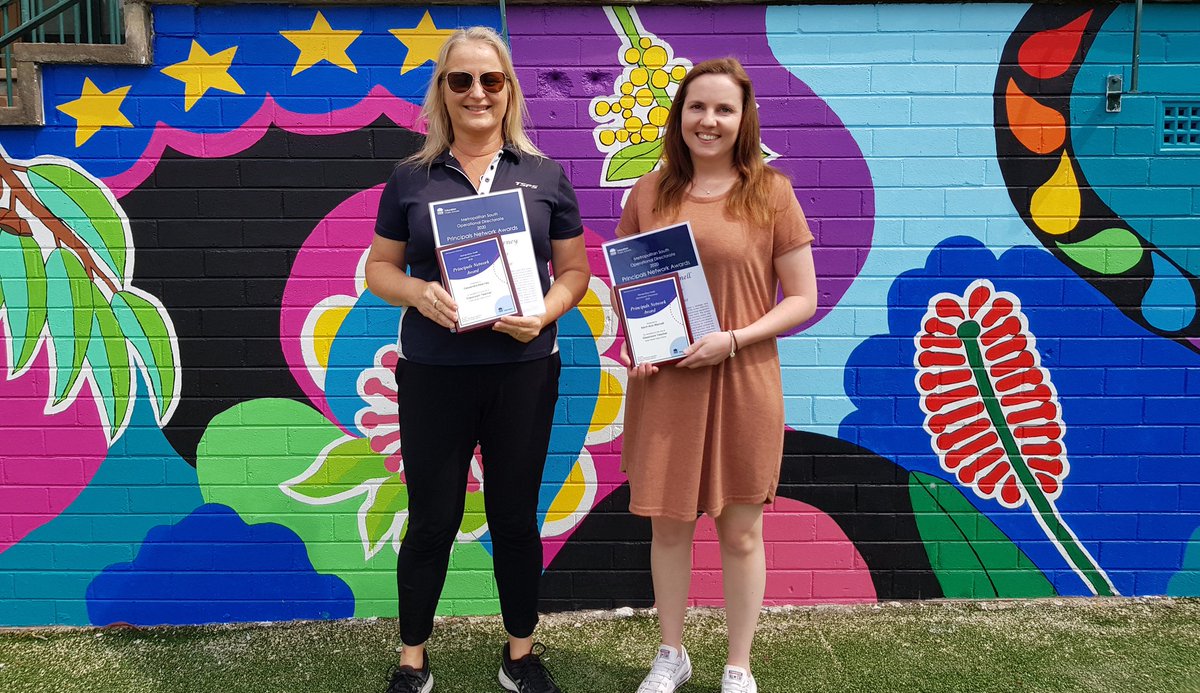 Karyn Ambrose (@karynambrose) on Twitter photo Thank you @jangreen31 for visiting <a href="/TowerStreetPS/">Tower Street PS</a> to present 2 exceptional educators with Principal Network Awards - congratulations @kerriannmarnell & Cassie! The bonus must be getting a sneak peek at our yet to be revealed mural in the background?? #TeamTowerStreet Thank you @jangreen31 for visiting <a href="/TowerStreetPS/">Tower Street PS</a> to present 2 exceptional educators with Principal Network Awards - congratulations @kerriannmarnell & Cassie! The bonus must be getting a sneak peek at our yet to be revealed mural in the background?? #TeamTowerStreet