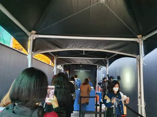 ---THIS IS THE BTS POP UP STORE AT SEOUL RIGHT NOWA thread:♡---