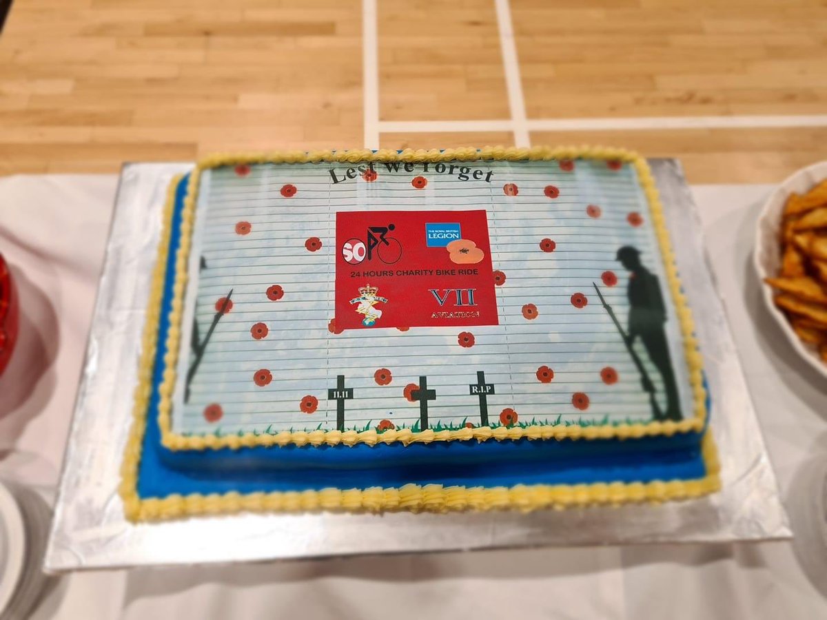 Look at this great cake made by the fabulous chefs at <a href="/CO7BnREME/">7 Avn Sp Bn REME</a> for #Pedal4Poppies! Thank you so much for your support raising money for <a href="/PoppyLegion/">Royal British Legion</a> 
Still time to get involved
Open to ALL

forceswiveschallenge.org/pedal4poppies

<a href="/Official_REME/">REME</a>