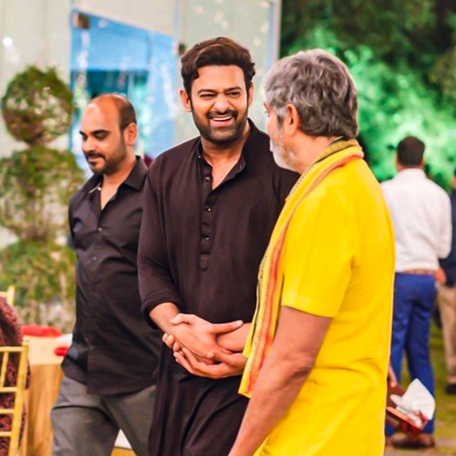 IamJagguBhai's tweet image. Happy birthday to the only real hero who believes in love and spreads genuine love to everybody. Have a great life my PRABHAASA.

#HappyBirthdayPrabhas #Prabhas