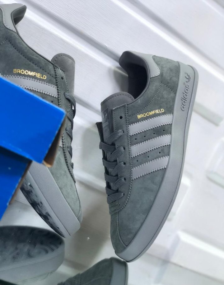 Adidas broomfield shop trainers grey