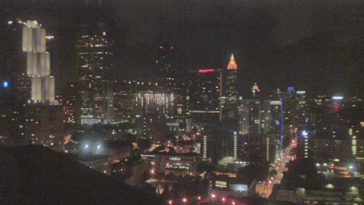 It's 67F in #Atlanta w broken clouds & winds 5.82mph humidity 88% #atl https://t.co/qnCDJtoFlS https://t.co/AN4XJHDiWI