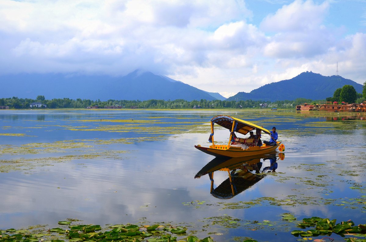 SikhDaily's tweet photo. Breaking Jammu &amp; Kashmir: From Hailstorms to Hope 

Read more: https://t.co/JzWCNys1u6 https://t.co/msagdcdjCf