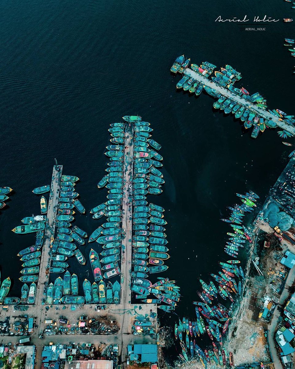 Kasimedu fishing harbour ⛵
.
.
Photo by
Cc - Instagram ID- @aerial_holic
Location - Kasimedu Fishing Harbour
.
.
.
.
#aerialholic
#chennai #tamilnadutourism #chennaifoodie #earthofficial #vadachennai #dronesofindia #indiaundiscovered #dronesofinstagram #tamilnadu
#indiapictures https://t.co/NSHu1A30Wt