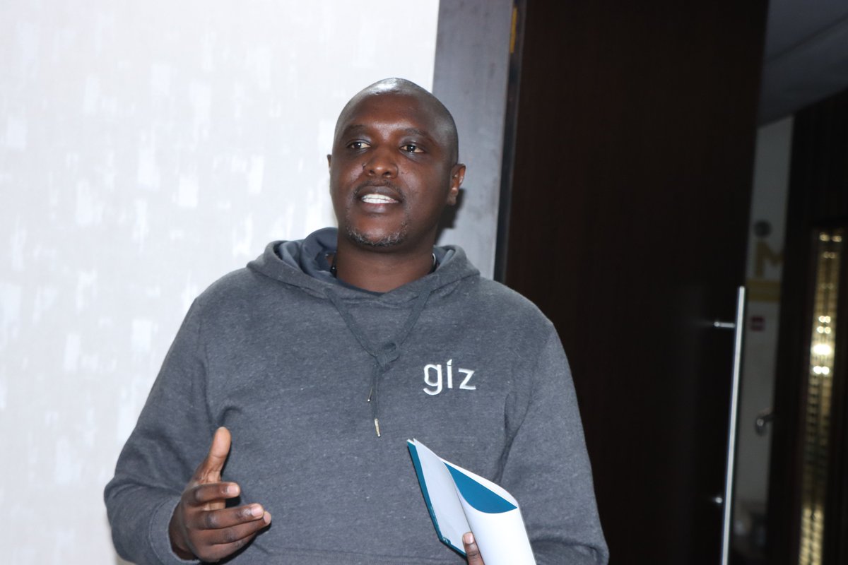 KAM_Kenya's tweet photo. @giz_gmbh #CreatingPerspectives Programme Coordinator, @MosesMunuve - Through the #InclusiveManufacturingprogramme, we hope to nurture manufacturing SMEs in Kenya, Rwanda & Uganda to equip them with relevant skills to venture into their local and regional markets.
#KAMSMEHub https://t.co/XZQ9VFdxau