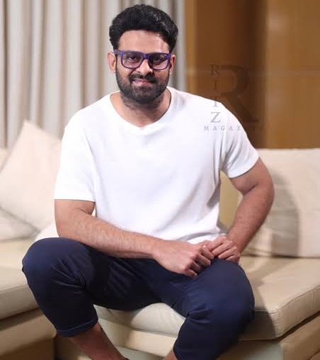 Here's wishing Prabhas a very happy birthday! #prabhas #actor #Celebrity #celeb #Tollywood #Baahubali #Baahubali2 #saaho #radheshyam #mirchi #mrperfect #darling #hbdprabhas #Photooftheday #ritzcinema #ritzmagazine https://t.co/1MaoFQTS6r