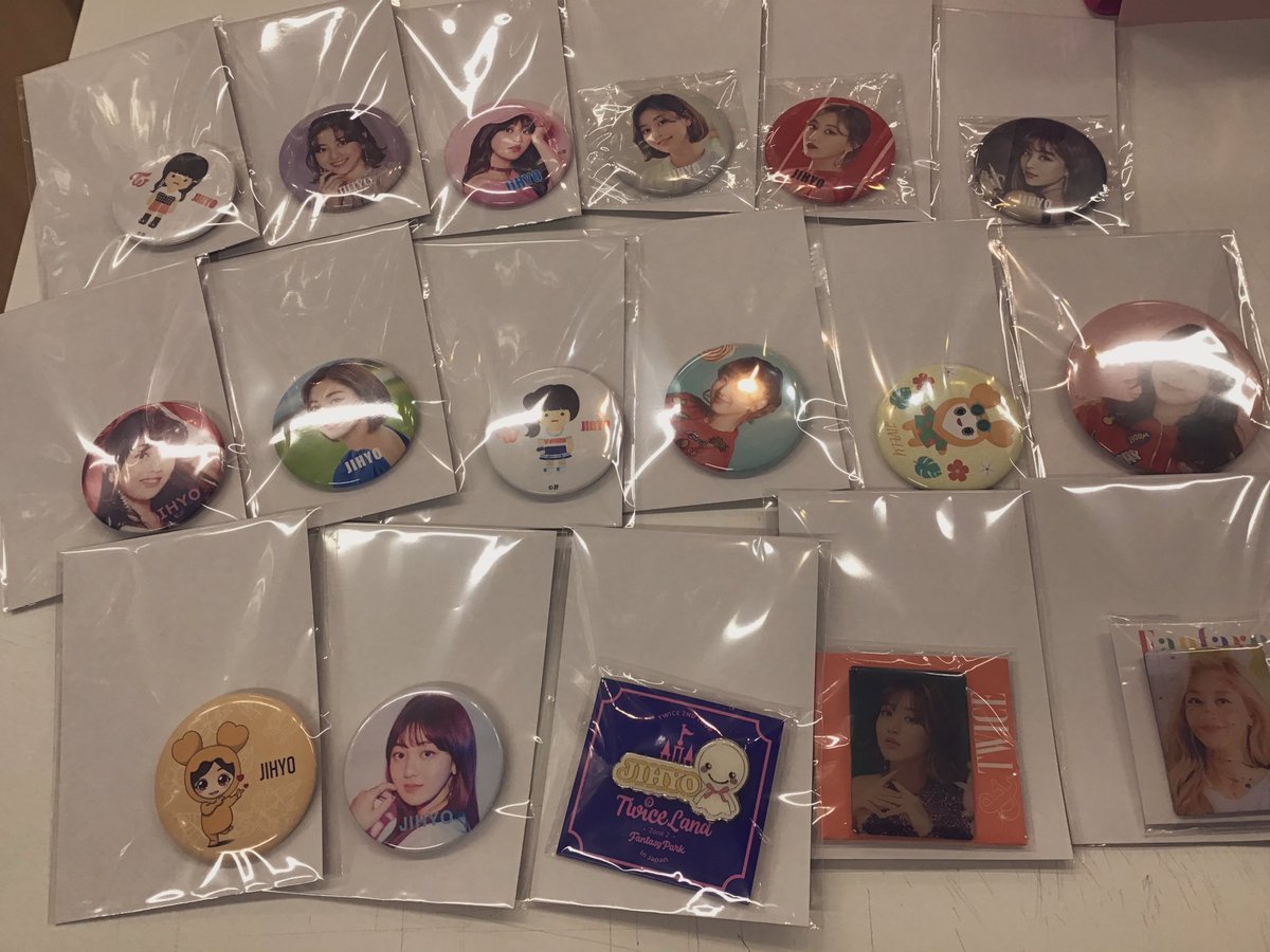 Trio原宿2号店 a他 Twice Twice ランダムトレーディングカードに缶バッチ入荷致しました