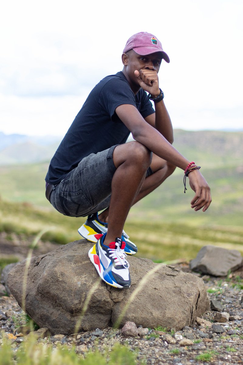 Matsill_Thamae's tweet photo. Moving at God's Speed, believing and forgiving myself for things i can't control is the whole mentality #KhabaKaSqo #WearLocalFriday #Labohlano #MatsoaoAMseja #Thola #chencha #ShipaOnline #Lesotho #Liaparo #RoadTrips #GodSpeed #InstinctsNeverLie #Maseru https://t.co/miMzaHodHZ