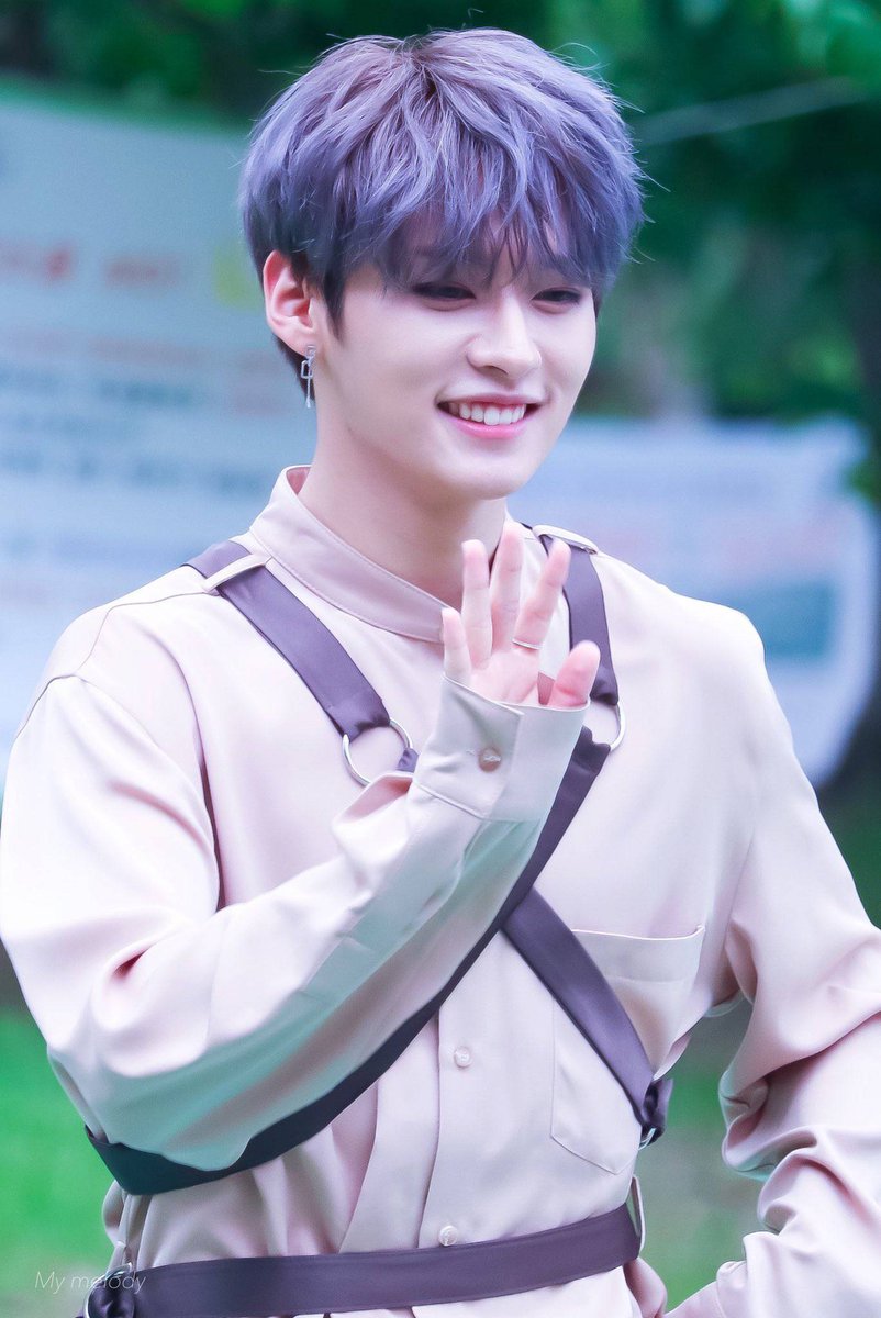 hourleeknow's tweet photo. . #Leeknow #리노 #스트레이키즈 #LeeKnowUnreachableVisual @Stray_Kids https://t.co/ruT4Lmc6IG