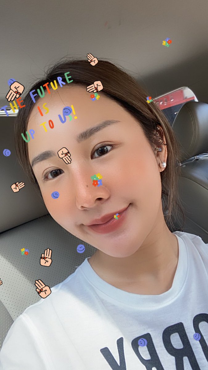 brinkkty's tweet photo. ทุกคนทางเราทำฟิลเตอร์มาแจก น่ารักมากก คำว่า The future is up to us เอามาจากเรื่อง enola holmes แค่อยากจะบอกทุกคนว่าอนาคตขึ้นอยู่กับพวกเรา ||| ส่วน 3 นิ้วไม่ต้องพูดเยอะเนอะ 💖💖 https://t.co/ITOcqCpHA5