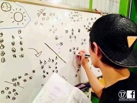 Hoshi writing down all the blocking for their choreographies  @pledis_17  #SEVENTEEN    #세븐틴  