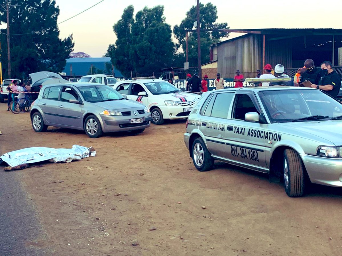 Murder: Petit Ekhuruleni. Taxi association official shot a motorist dead after an argument. The motorist apparently gave a pedestrian a lift.