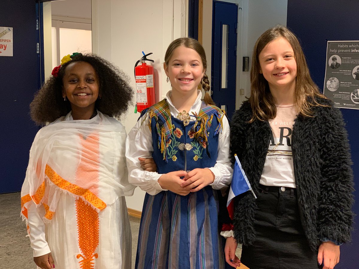 Asker_IntSchool's tweet photo. This morning our school was filled with traditional clothes representing our wide array of nationalities to celebrate #UNDay2020 #UN #FNdag https://t.co/VFM33HBp4C