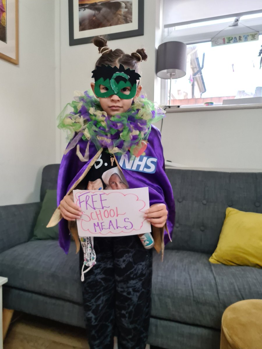 vickismall's tweet photo. Today for superhero day 8 Yr old Betsy is Coronagirl fighting the virus and issuing #schoolmeals to #ENDCHILDFOODPOVERTY she like @MarcusRashford knows its the right thing to do, for all that voted against it #ShameOnYou https://t.co/qC9U4wHbdr