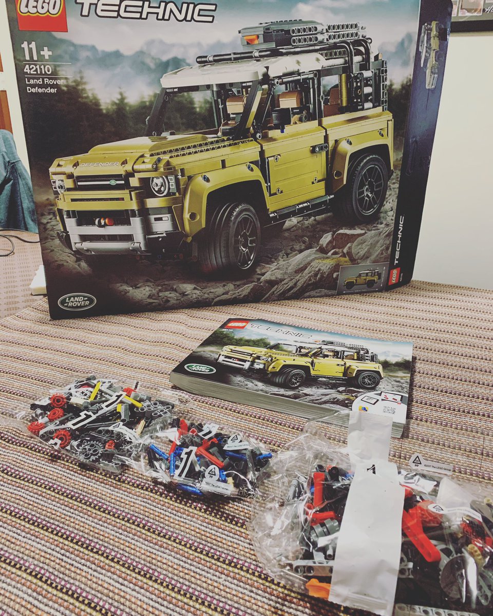 joelstrickphoto's tweet photo. Itβs begins @LEGO_Group #lego #legodefender #legotechnic #landrover #landroverdefender https://t.co/nXN8p4hdcE