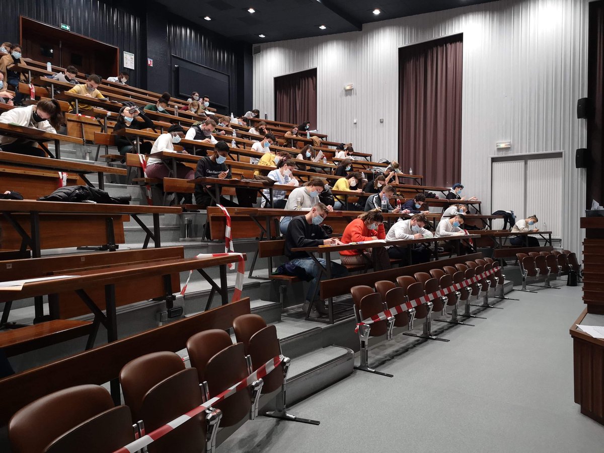 ecoles_ecema's tweet photo. Bon courage à tous nos Bachelors 3 Lyonnais pour leurs examens intermédiaires d'aujourd'hui ! 👊 #Students #Exams #GoodLuck #ecema https://t.co/U2m3TNVJyb