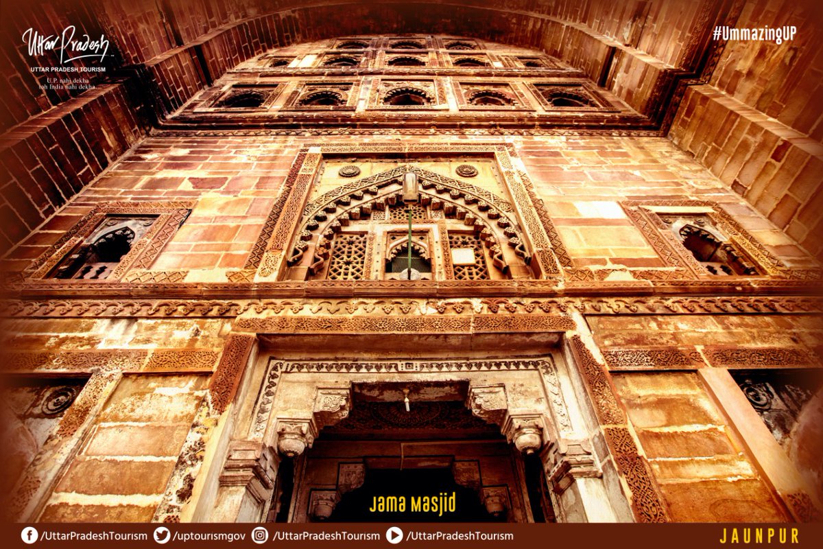 Jama Masjid of Jaunpur is regarded as an eye-catching, creative and artistic attraction. It is adorned with Egyptian style engravings. The curves and arches are also skillfully decorated with lotus, sunflower and rose motifs.
#Jaunpur #UPNahiDekhaTohIndiaNahiDekha #UmmazingUP https://t.co/Pdq8kv9wa0