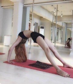 19. Behind every one of her amazing pole dance performances there is quite a lot of hardship to be endured, there was swelling and bruises everywhere around solar’s knees and ankles after practice.