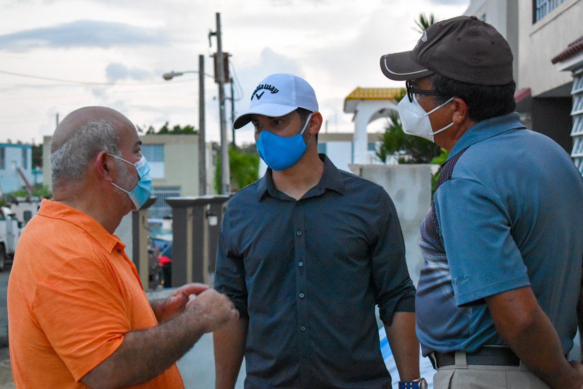 Gracias Villa del Pilar y Brisas II en #Ceiba por su cálido recibimiento en horas de la tarde junto a su próximo alcalde, #SammyRivera. Estamos comprometidos en continuar el desarrollo de la zona y de sus comunidades. Este próximo 3 de noviembre contamos contigo.