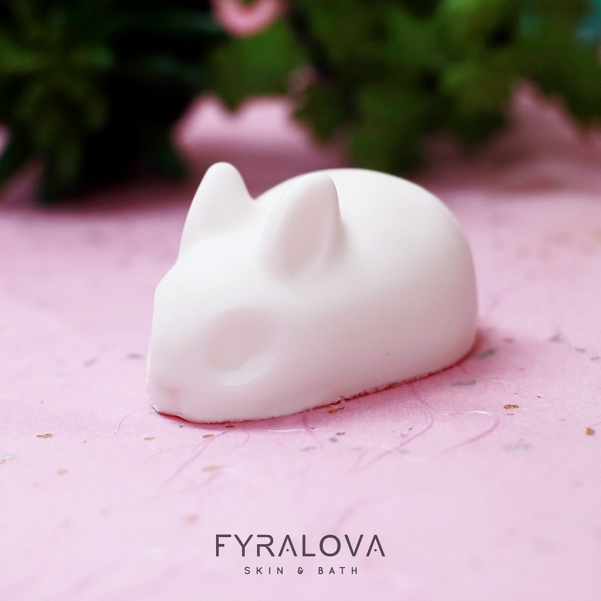 fyralova's tweet photo. Bunny nak tumpang lalu..

#fyralova #bunnysoap #cutesoap #dailybathseries #naturalsoap #malaysia https://t.co/H59piR9U0o