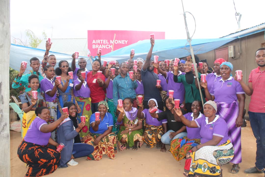 MsobiSamson's tweet photo. Value addition on baobab at SAT farmers group. #GoOrganic, #ITCOA2020, #AgroEcologySystems, @PaustaClessy, @NoelTempler, @FutureForAll, @JamesSumuni, @NutriProduce, @tangus_naomy https://t.co/ptYa00ZriC