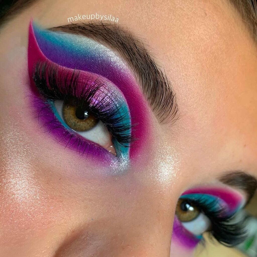 OFRACosmetics's tweet photo. It's the blend, the cut crease, and the glow for us...🔥⠀
-⠀
@makeupbysilaa beamed this look out with GLAZED DONUT Highlighter #OFRAxNikkieTutorials https://t.co/oNyUDvP28e https://t.co/8Exky2RvmS