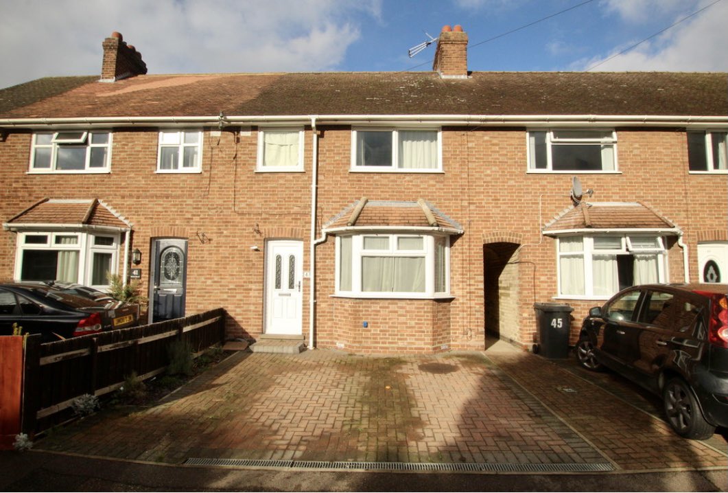 VincentShawRes's tweet image. 🔴 For sale: charming #updated #bayfronted #3bed #terraced #property on #NatalRoad #southcitylocation #Cambridge.  Viewing essential. £425,000 🏠

vincentshaw.net/properties/133…